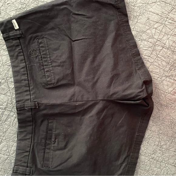 Shorts - Picture 3 of 3